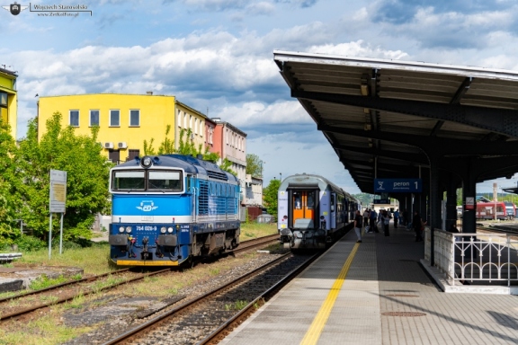 754 028-9